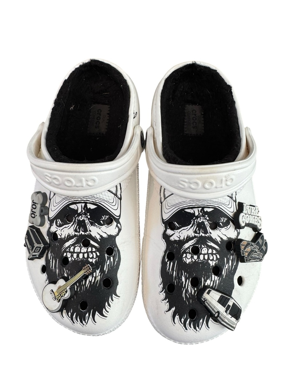 LUKE COMBS X CROCS size 7
